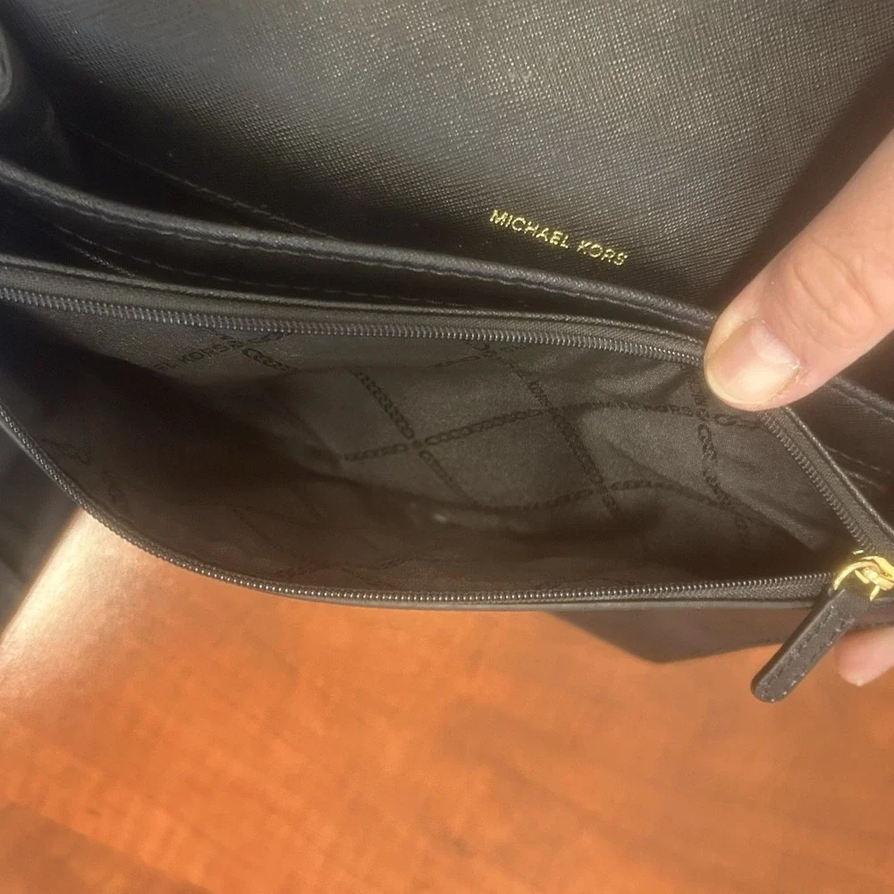 Michael Kors Daniela Crossbody Handbag Black Flap Saffiano Leather Chain INITIAL